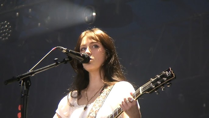 Download & Lyrics of the song Florence Road – Miss